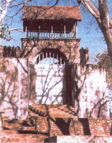 Porte du Rova d'Ambohimanga : Ambatomitsangana